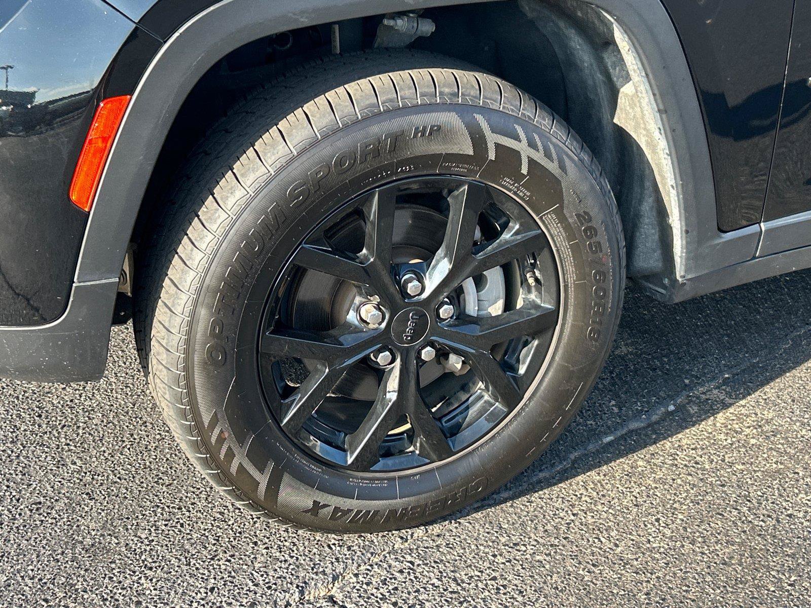 Used 2024 Jeep Grand Cherokee Altitude AWD/4WD image 11