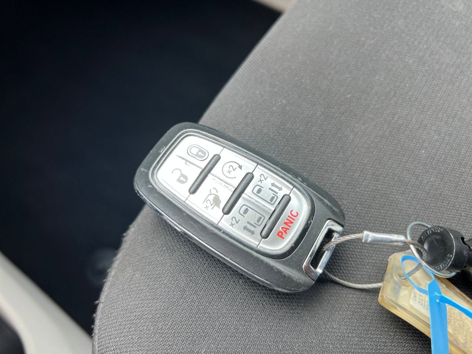 Used 2023 Chrysler Voyager LX image 27