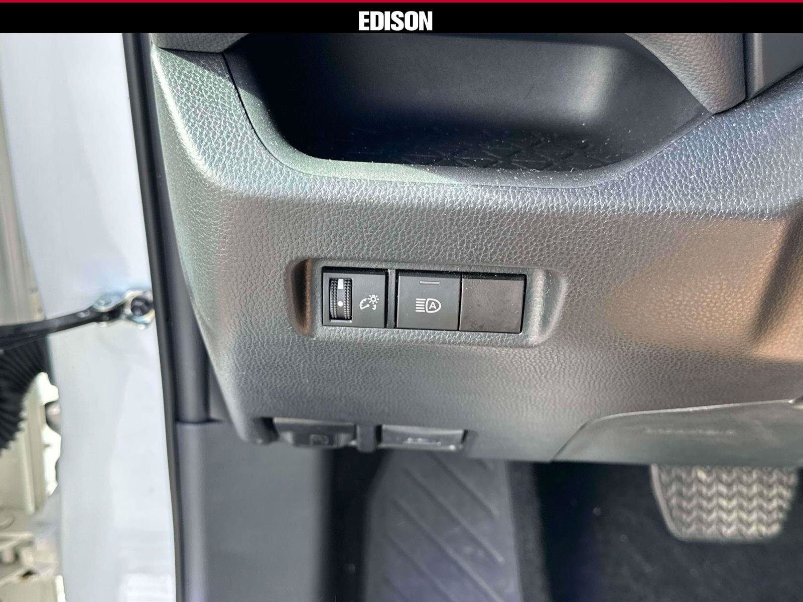 Used 2025 Toyota RAV4 XLE AWD/4WD image 18