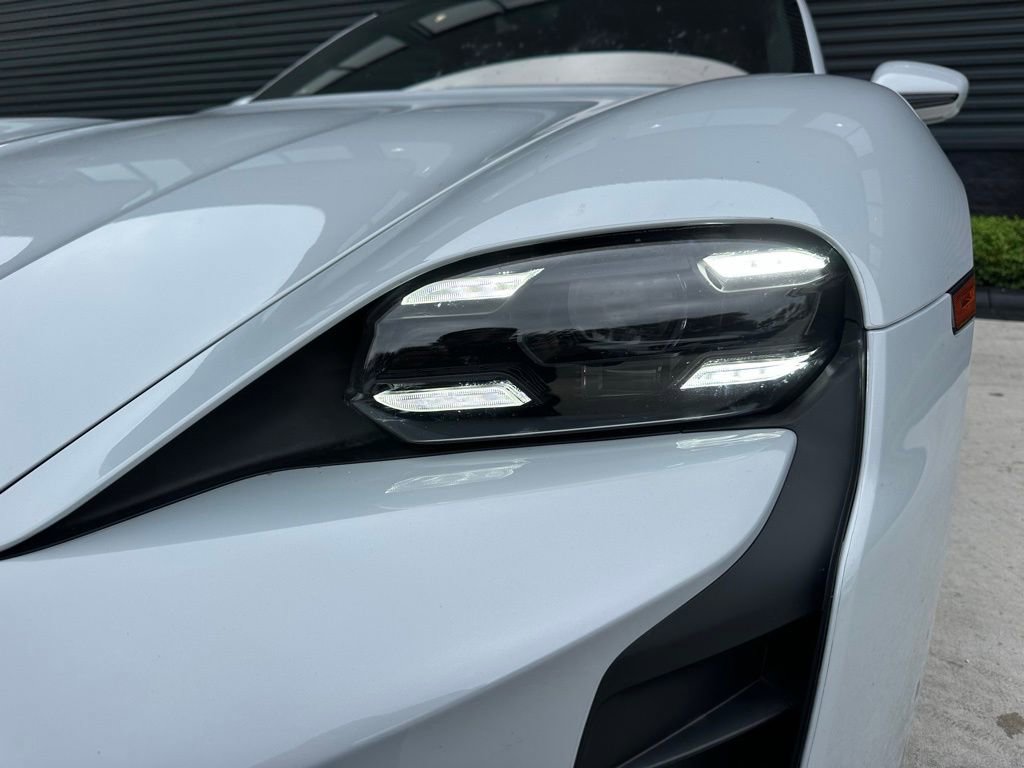 Certified 2022 Porsche Taycan GTS AWD/4WD image 9