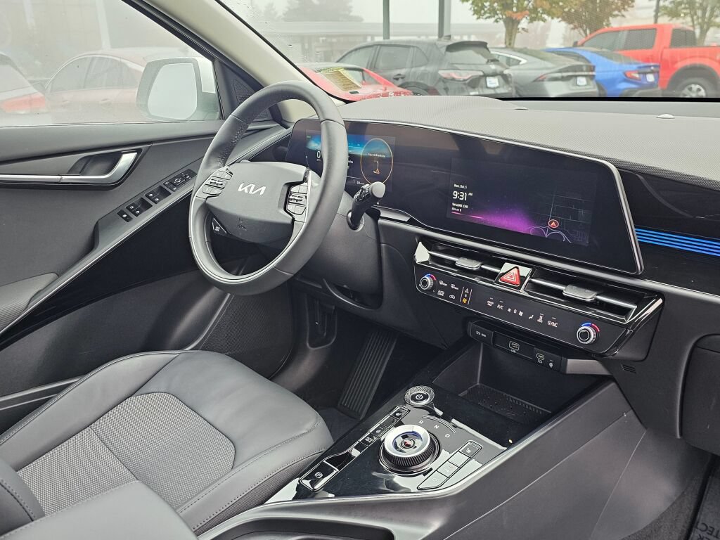 Certified 2023 Kia Niro Wind w/ Wind Preserve Package FWD image 33