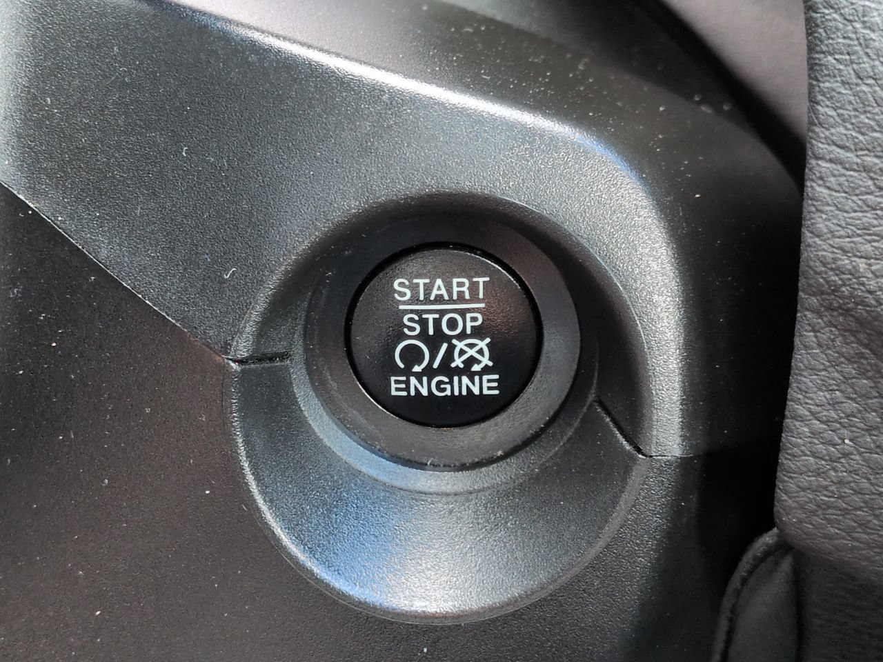 Used 2019 Jeep Compass Latitude FWD image 27