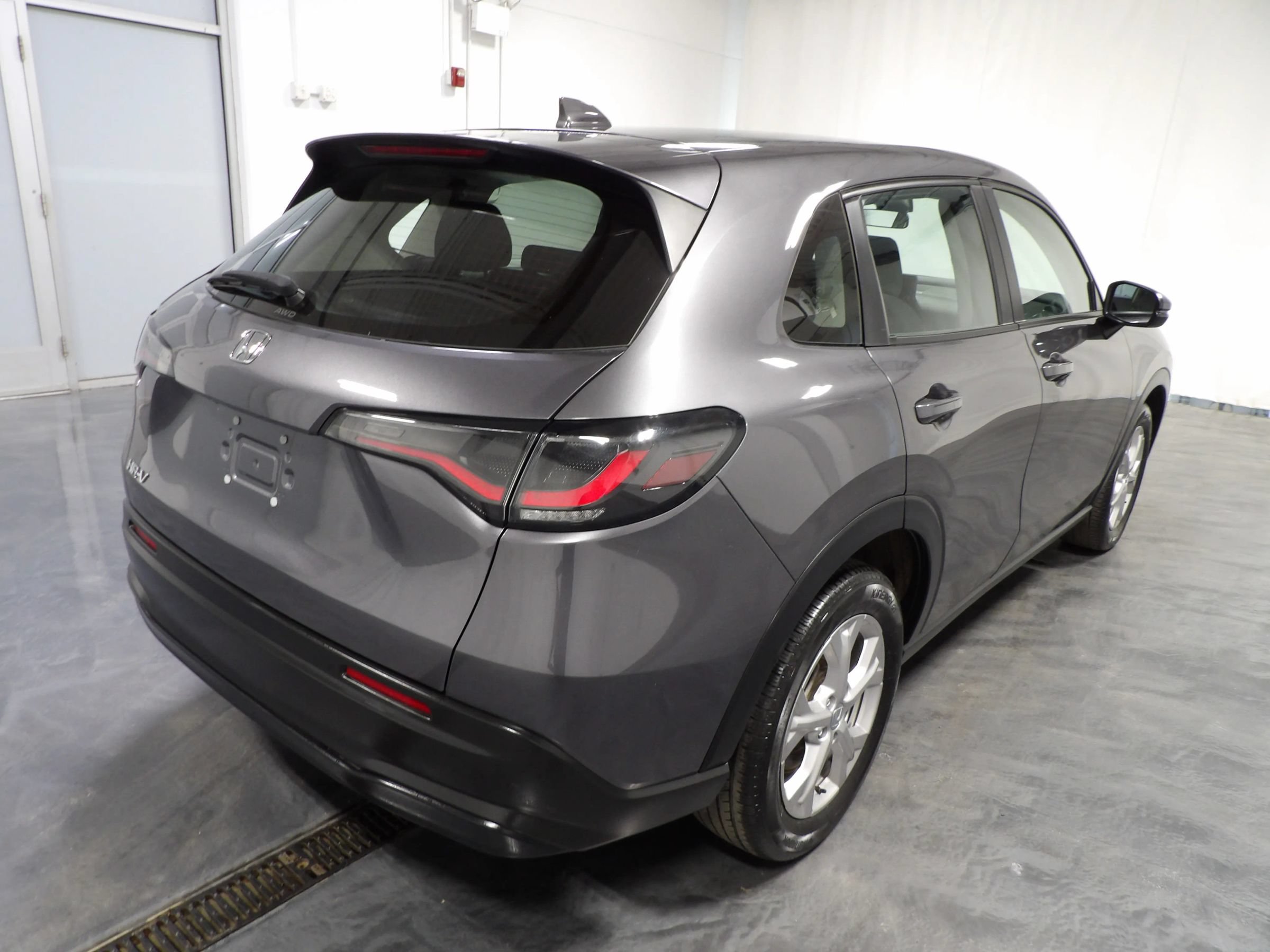 Used 2025 Honda HR-V LX image 4