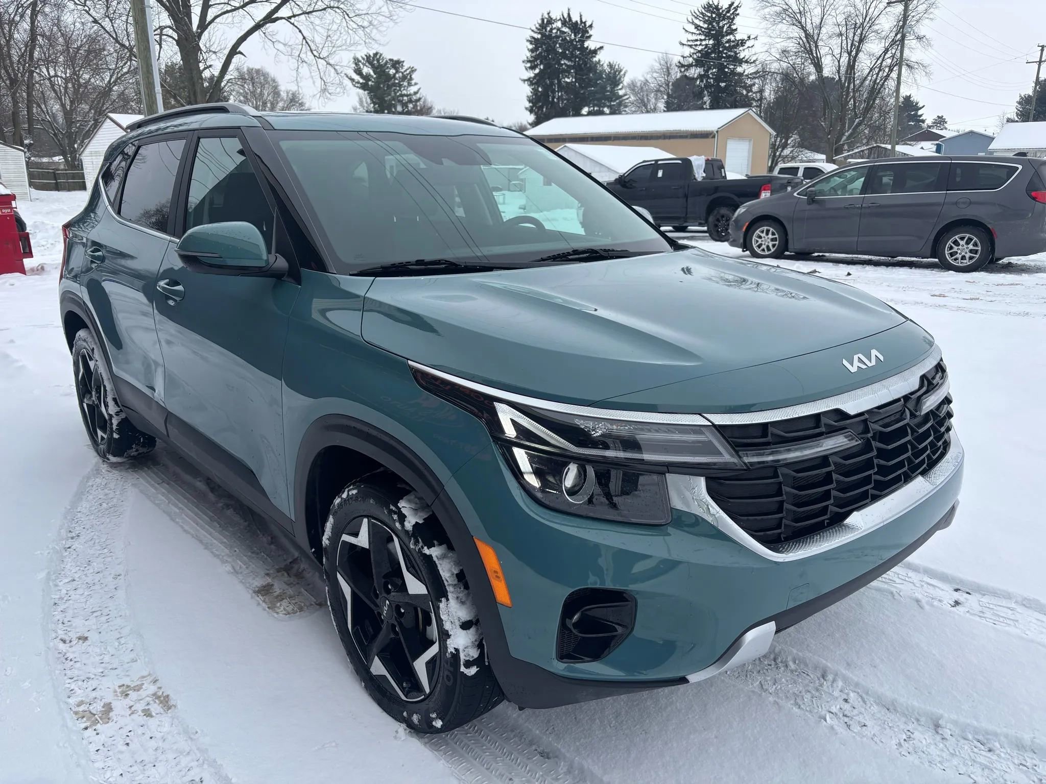 Used 2024 Kia Seltos EX image 9