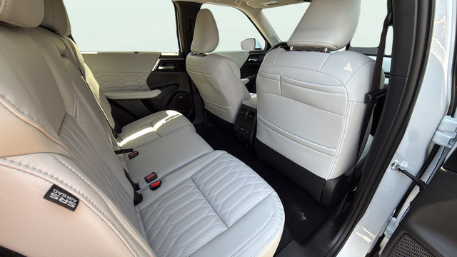 New 2026 Mitsubishi Outlander SEL AWD/4WD image 25