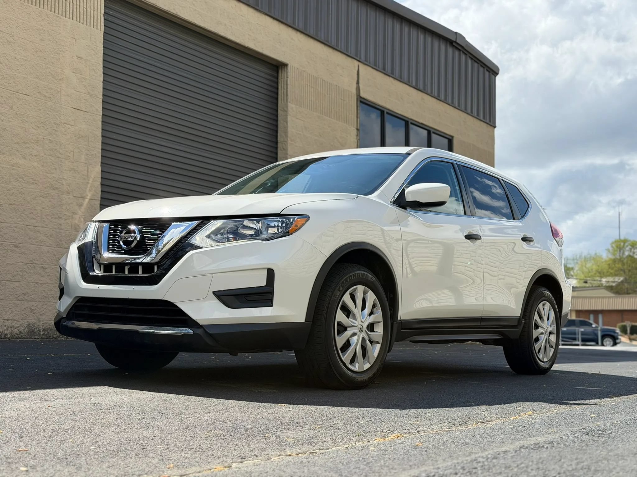 Used 2017 Nissan Rogue S AWD/4WD image 42
