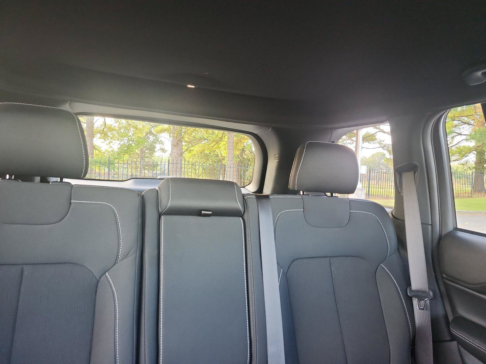 Used 2026 Jeep Grand Cherokee Laredo RWD image 8