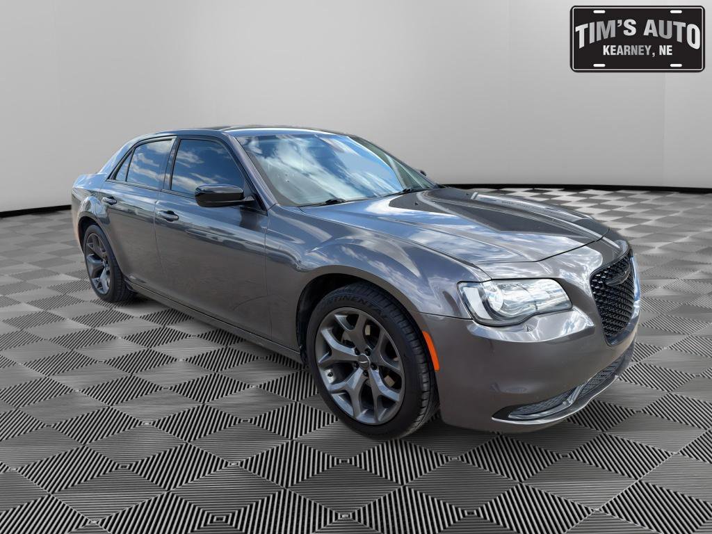 Used 2022 Chrysler 300 Touring w/ Sport Appearance Package RWD image 1