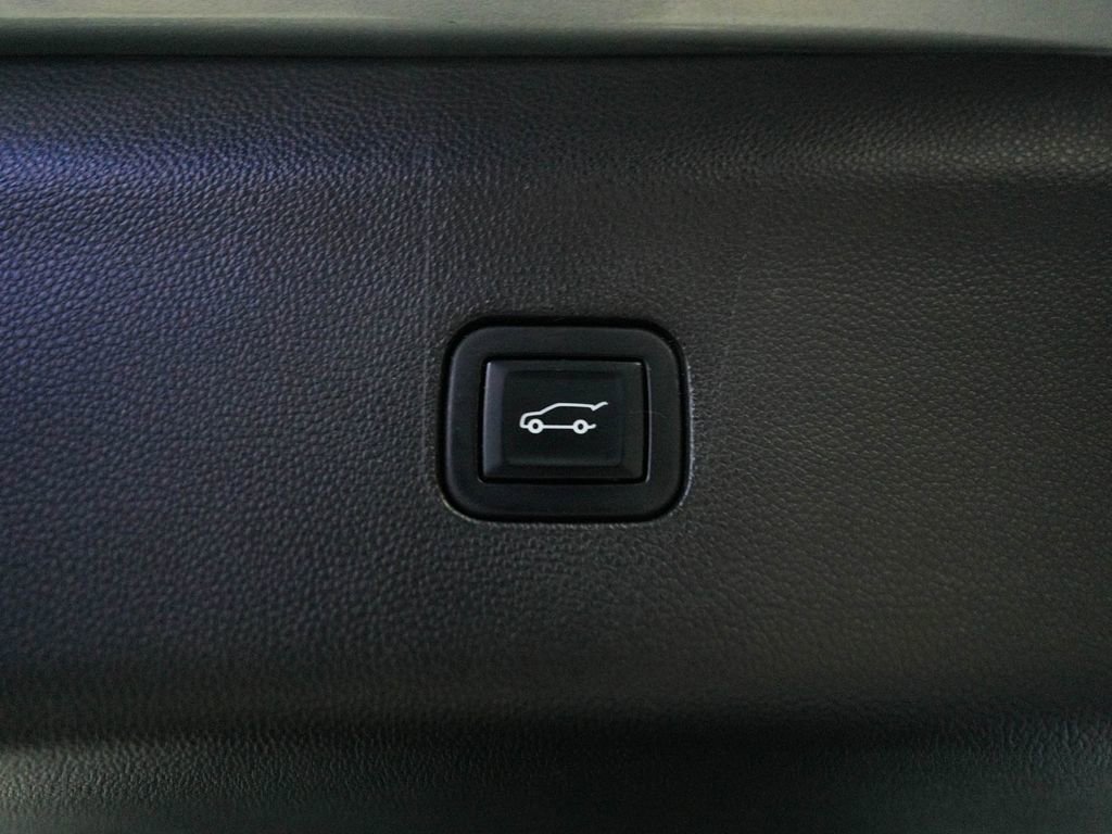 Used 2023 Buick Enclave Essence w/ Sport Touring Edition AWD/4WD image 44