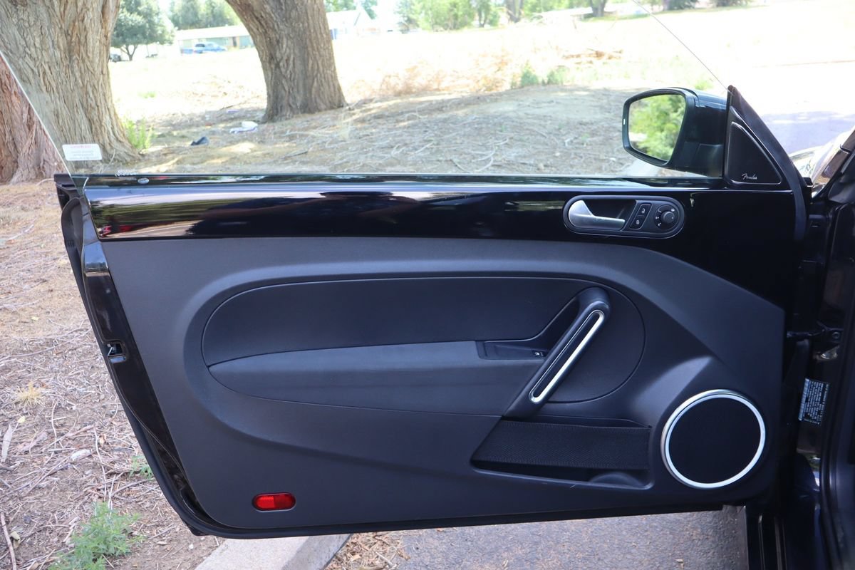 Used 2013 Volkswagen Beetle 2.0T FWD image 23