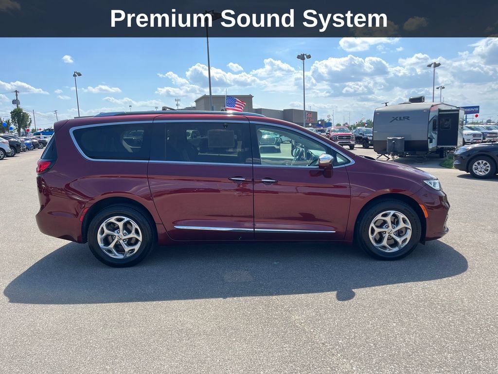 Used 2021 Chrysler Pacifica Limited w/ Premium & Safety Sphere Group AWD/4WD image 8