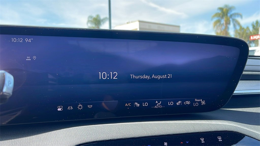 Used 2025 Buick Enclave Sport Touring w/ Power Package image 17