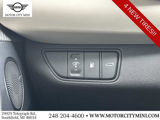 Used 2022 Genesis G70 3.3T w/ Sport Advanced Package image 29