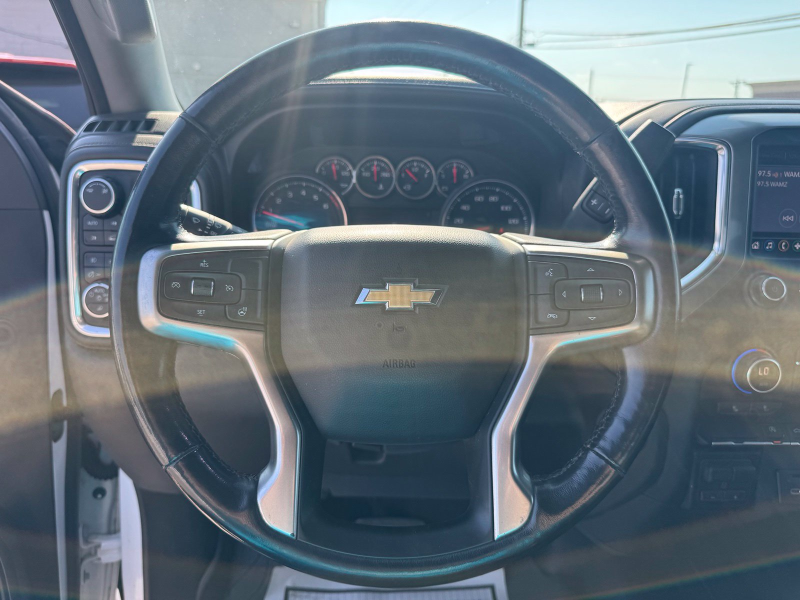 Used 2019 Chevrolet Silverado 1500 LTZ AWD/4WD image 16
