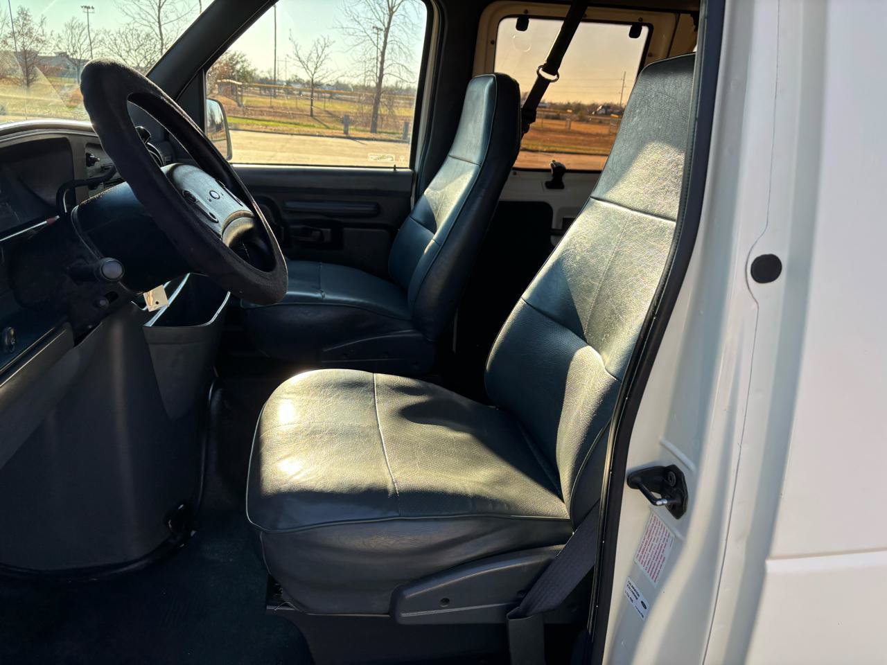 Used 1993 Ford E-350 and Econoline 350 XLT RWD image 13
