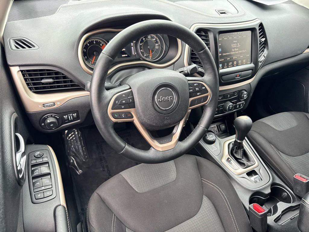 Used 2017 Jeep Cherokee Latitude w/ Cold Weather Group image 23