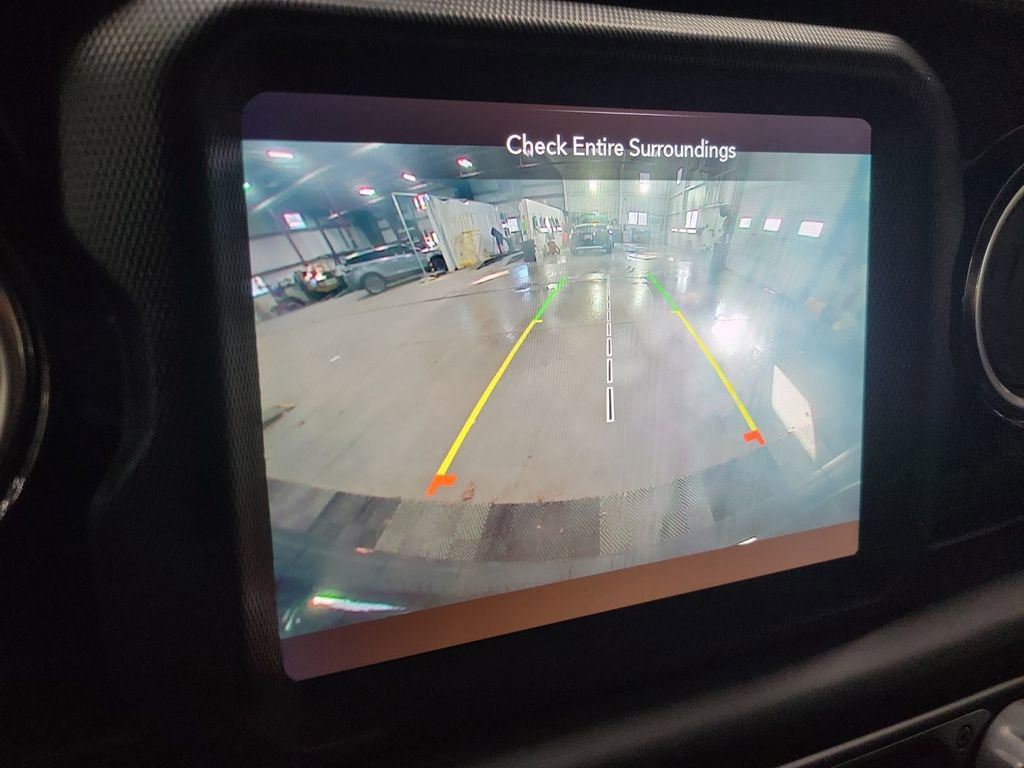 Used 2020 Jeep Wrangler Unlimited Sahara image 19