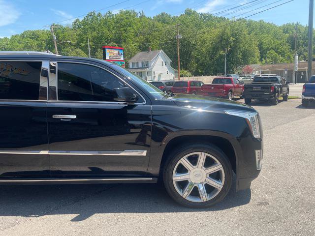 Used 2015 Cadillac Escalade Premium AWD/4WD image 9