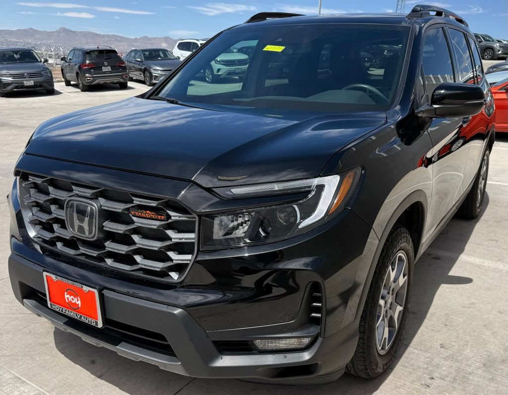 Used 2023 Honda Passport TrailSport image 2