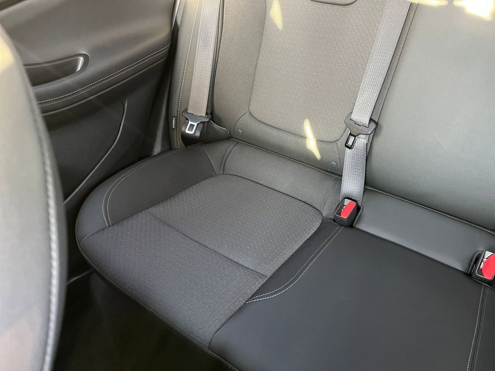 Used 2025 Buick Encore GX Preferred image 40