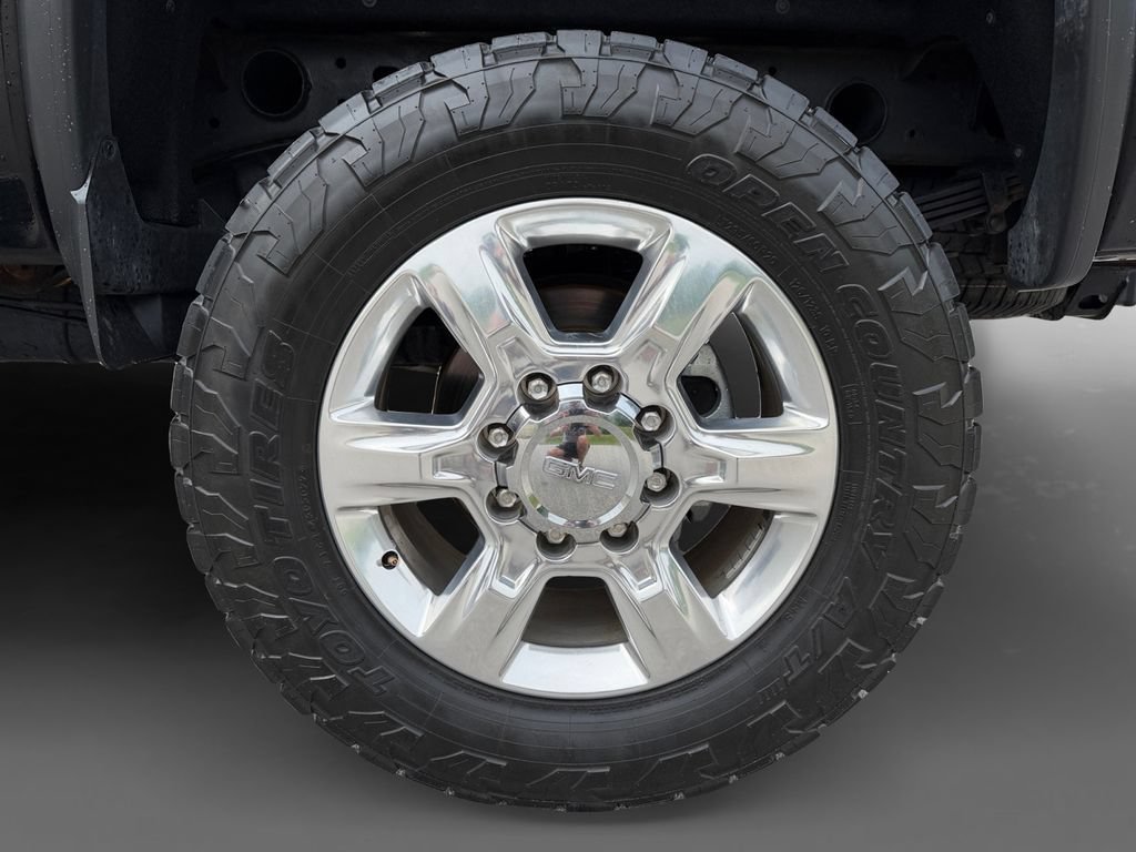 Used 2018 GMC Sierra 2500 SLT w/ Suspension Package, Off-Road AWD/4WD image 11