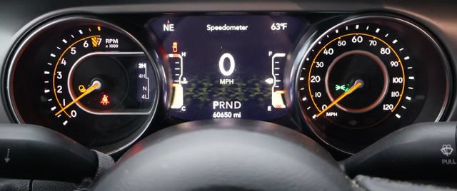 Used 2023 Jeep Gladiator Sport AWD/4WD image 12