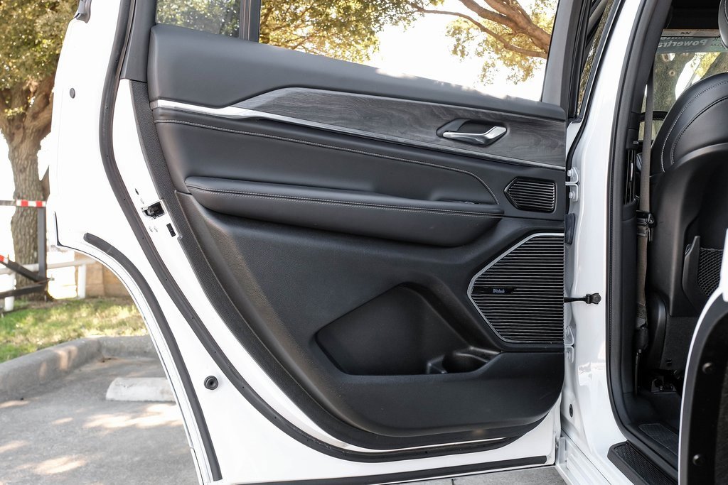 Used 2022 Jeep Grand Cherokee L Overland w/ MOPAR Finishing Package image 58