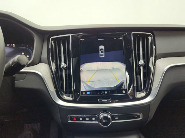 Certified 2024 Volvo S60 B5 Plus image 31