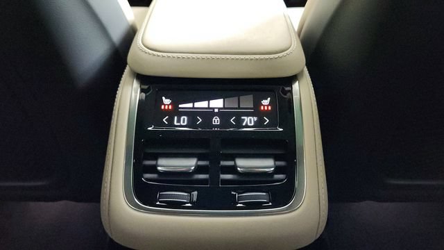 New 2026 Volvo XC90 T8 Plus w/ Protection Package Premier AWD/4WD image 31