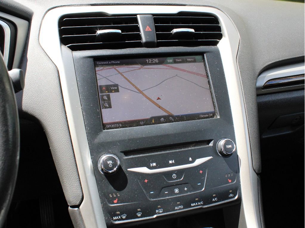 Used 2014 Ford Fusion SE w/ Equipment Group 202A FWD image 22