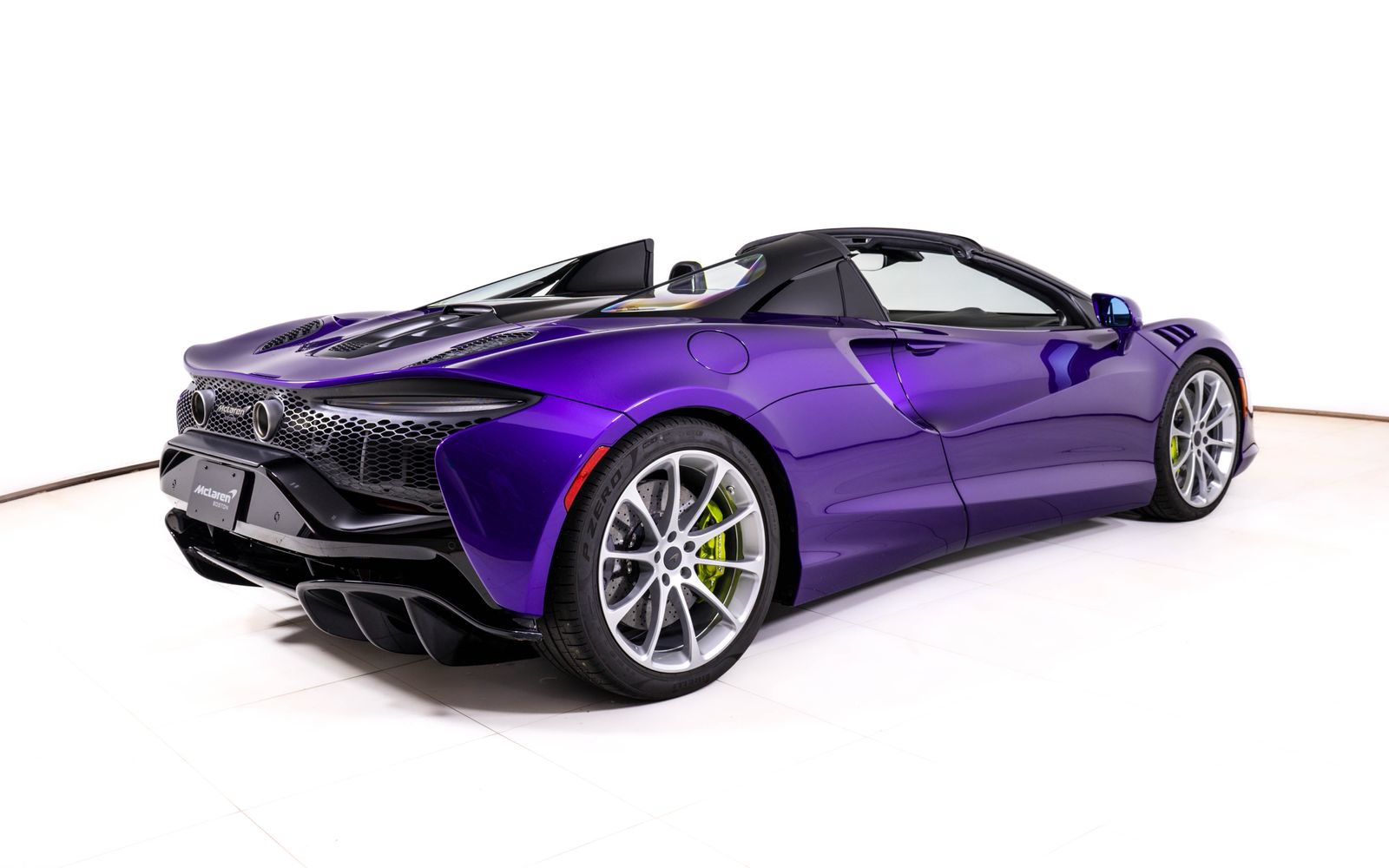 New 2025 McLaren Artura Spider RWD image 7