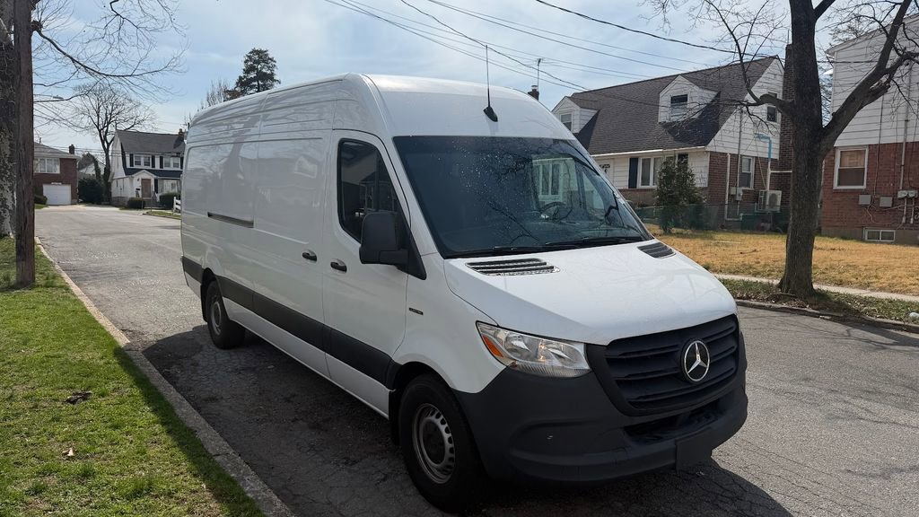 Used 2024 Mercedes-Benz eSprinter 170 Cargo image 4