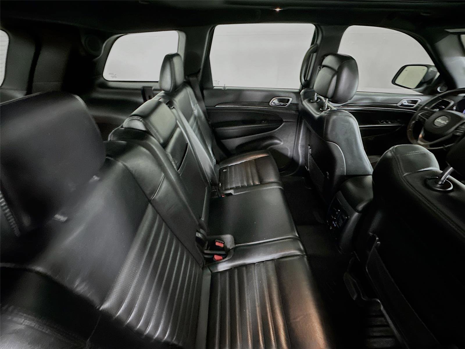 Used 2019 Jeep Grand Cherokee Limited X image 27