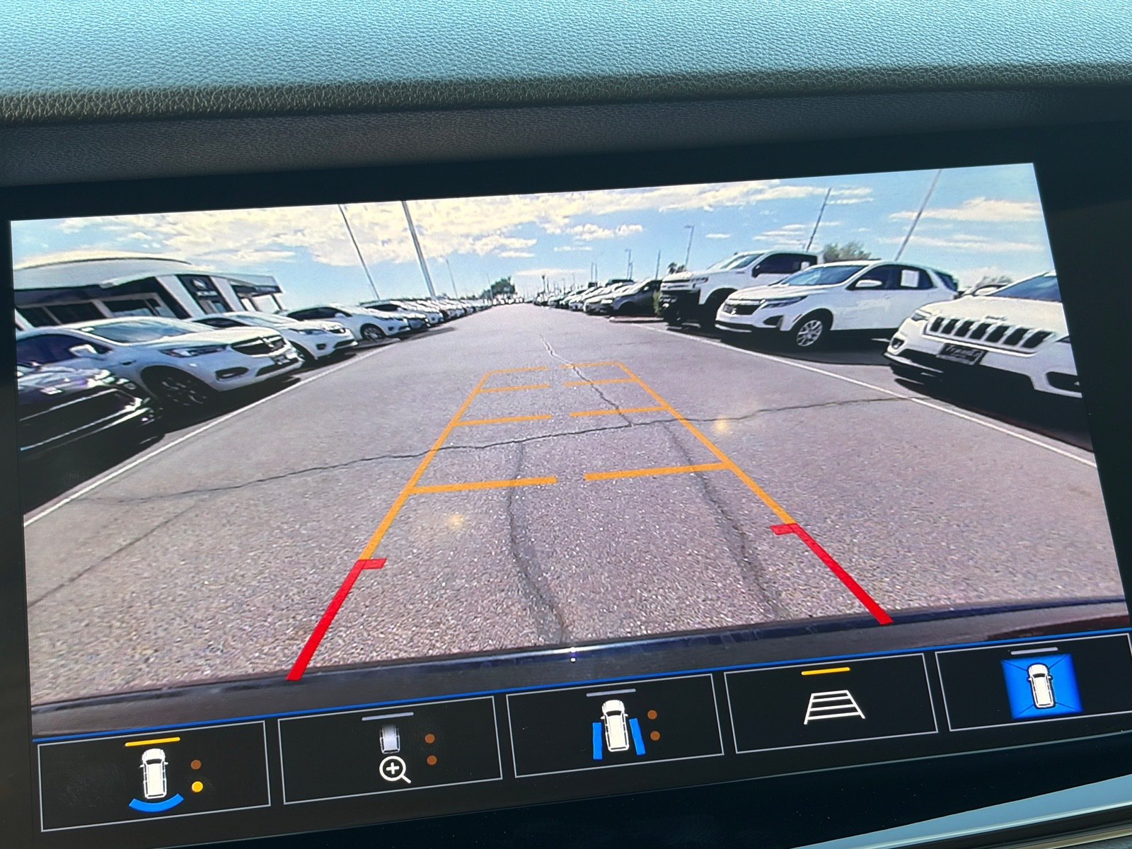 Used 2021 Buick Envision Avenir w/ Technology Package II FWD image 26