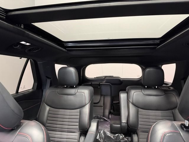 Used 2025 Ford Explorer ST-Line w/ Premium Package AWD/4WD image 22