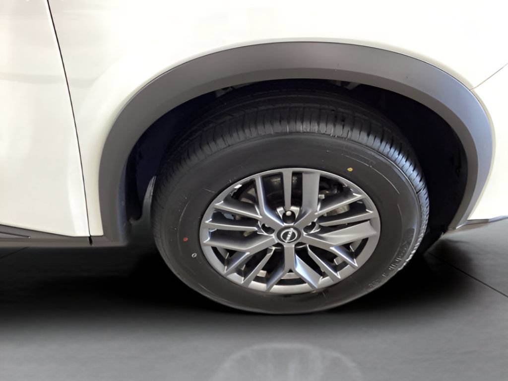 Used 2024 Nissan Rogue S AWD/4WD image 23