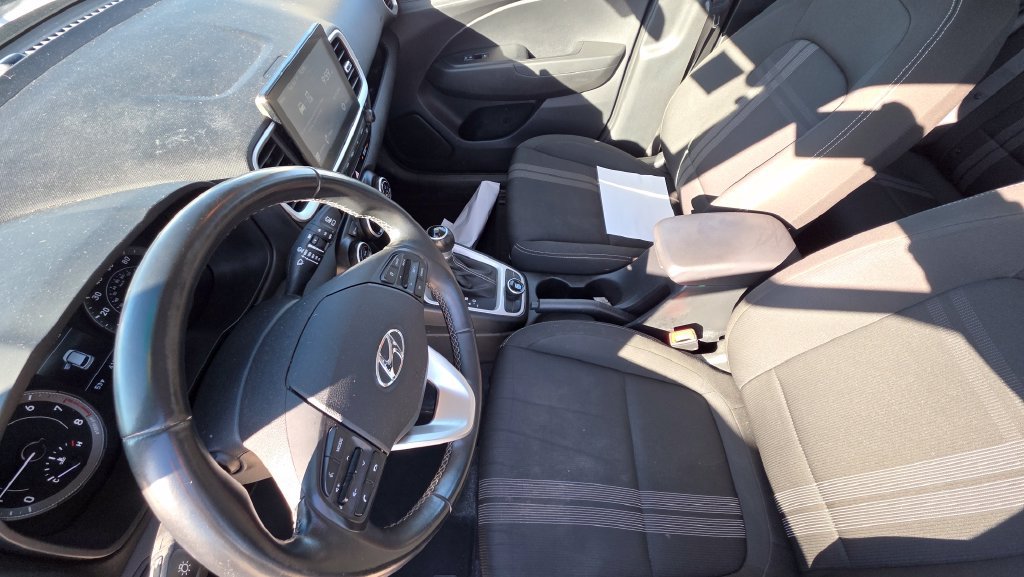 Used 2022 Hyundai Venue SEL FWD image 12