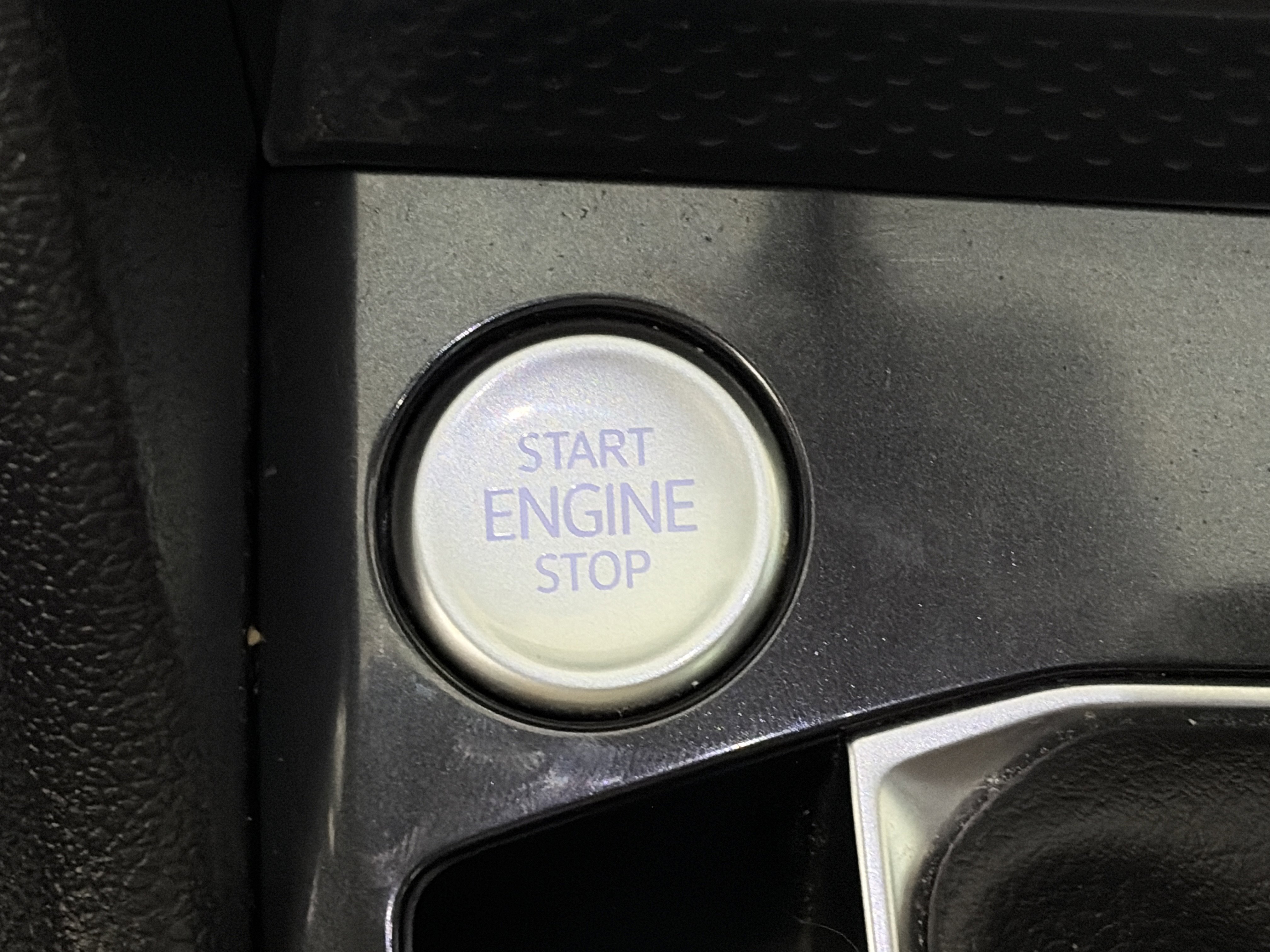 Used 2022 Volkswagen Tiguan SE R-Line image 27