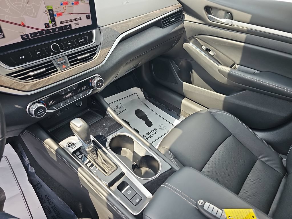 Used 2025 Nissan Altima 2.5 SL FWD image 25