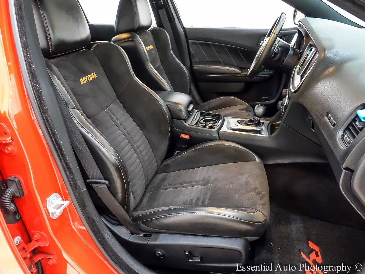 Used 2017 Dodge Charger R/T RWD image 32