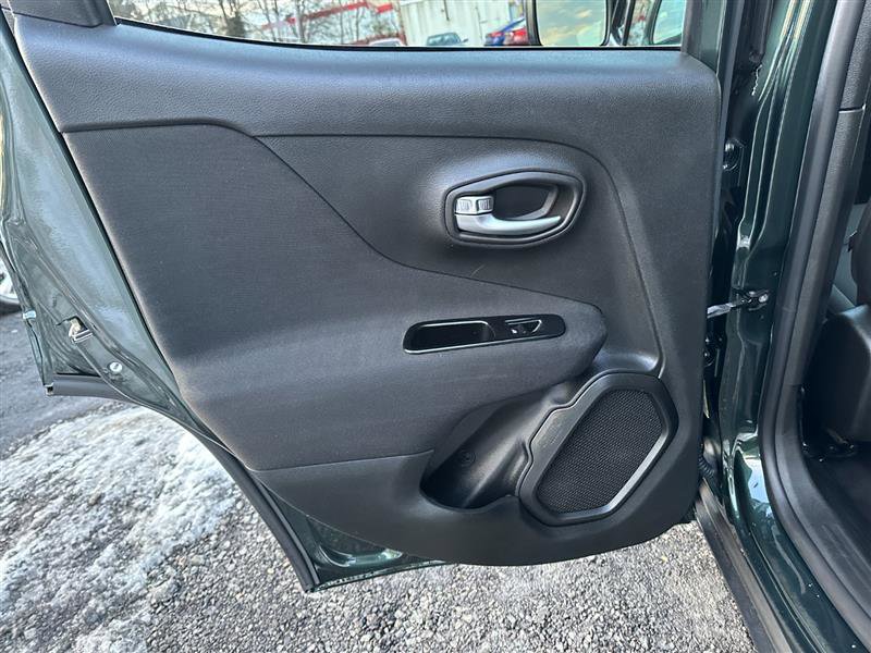 Used 2021 Jeep Renegade Sport image 13