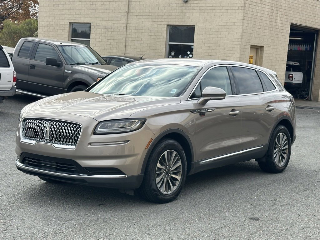 Used 2021 Lincoln Nautilus FWD w/ Equipment Group 101A image 2