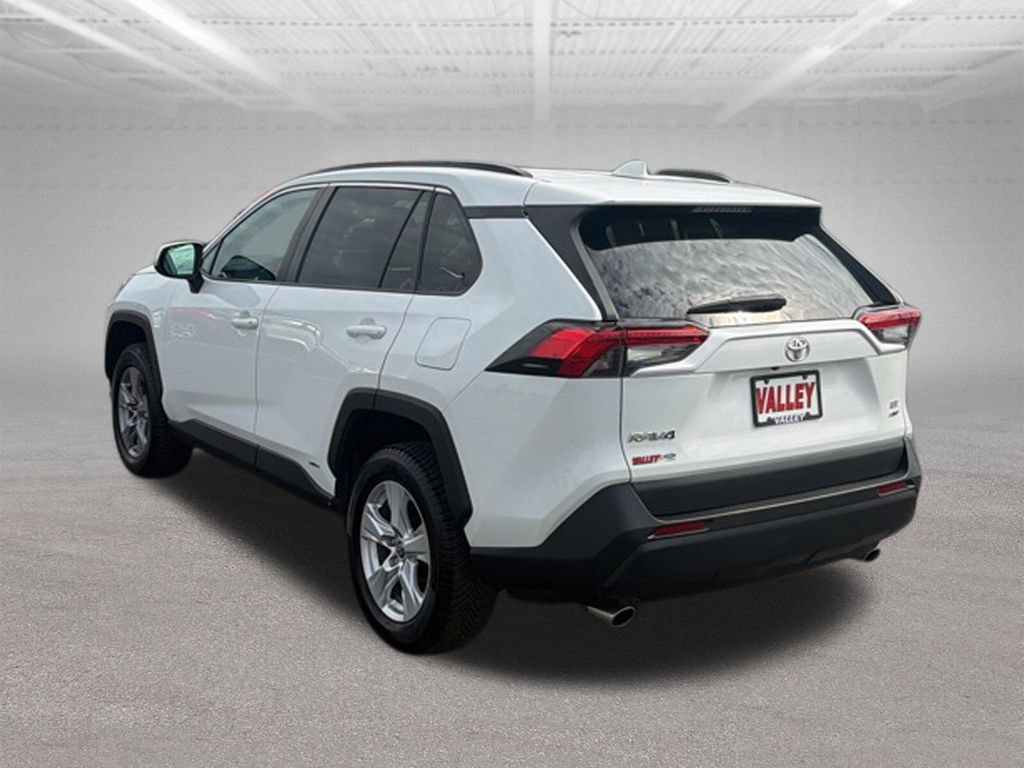 Used 2023 Toyota RAV4 XLE AWD/4WD image 7
