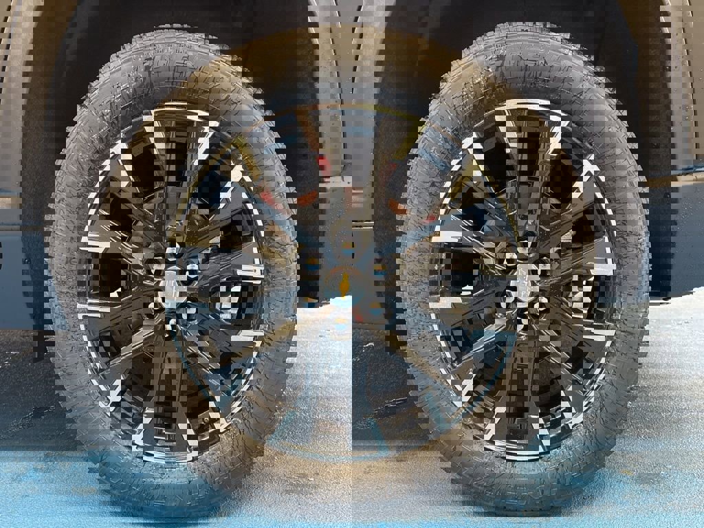 New 2026 Chevrolet Traverse LT w/ Sun and Wheel Package image 19