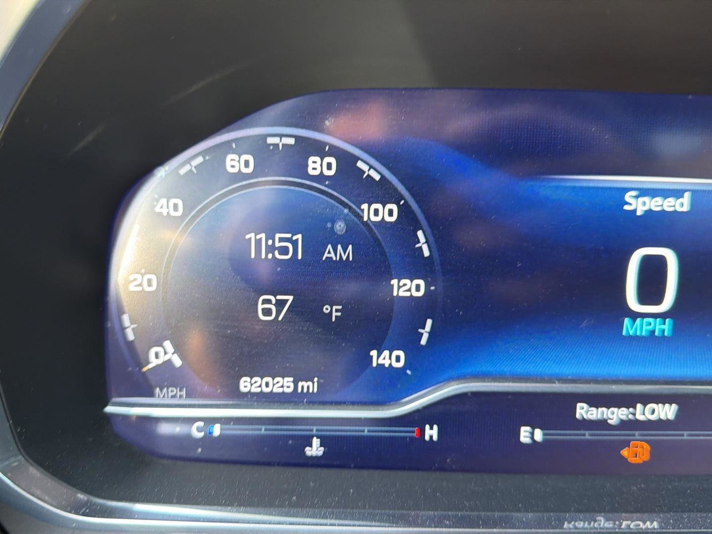 Used 2023 Chevrolet Suburban LT image 8