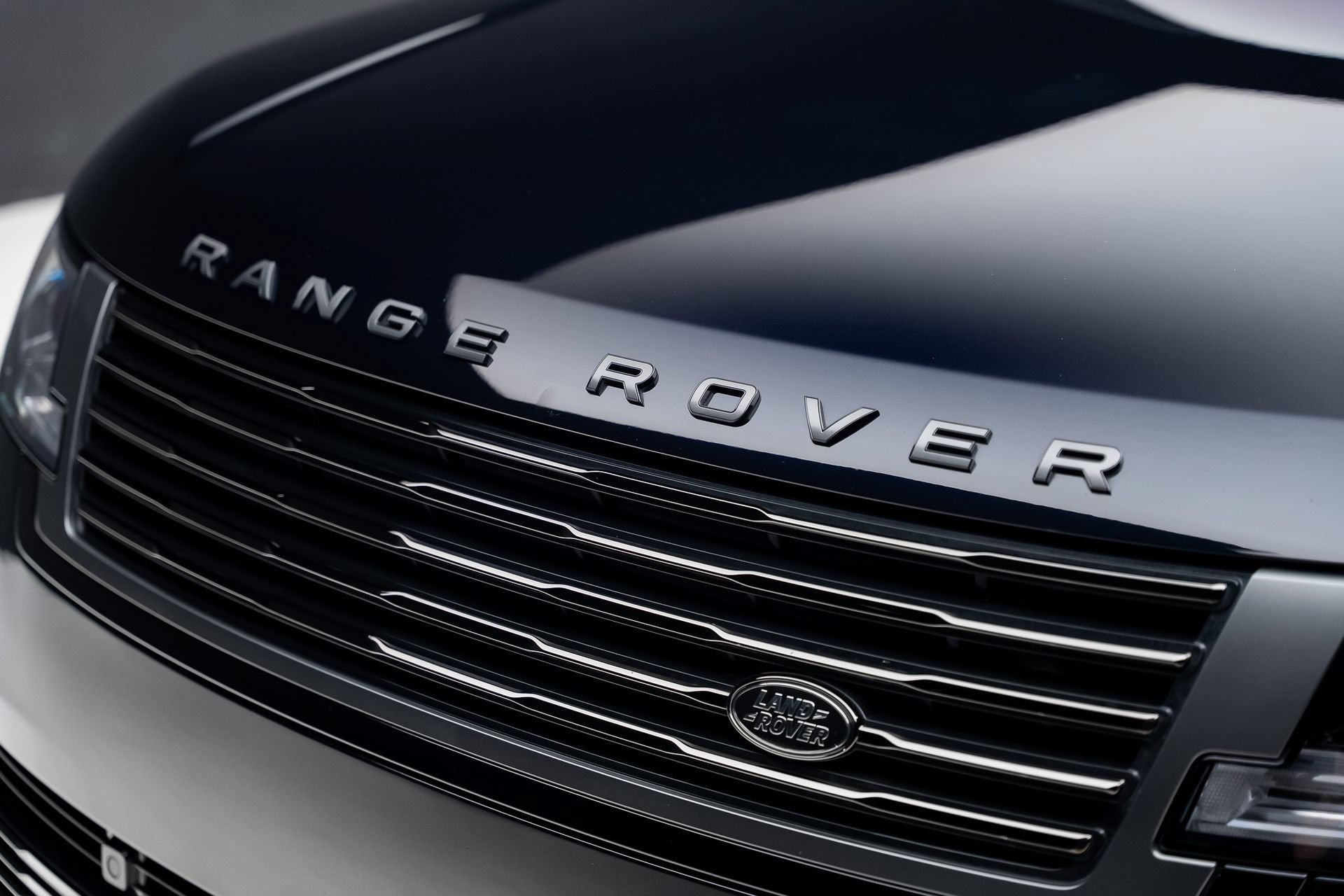 Used 2023 Land Rover Range Rover SV AWD/4WD image 13
