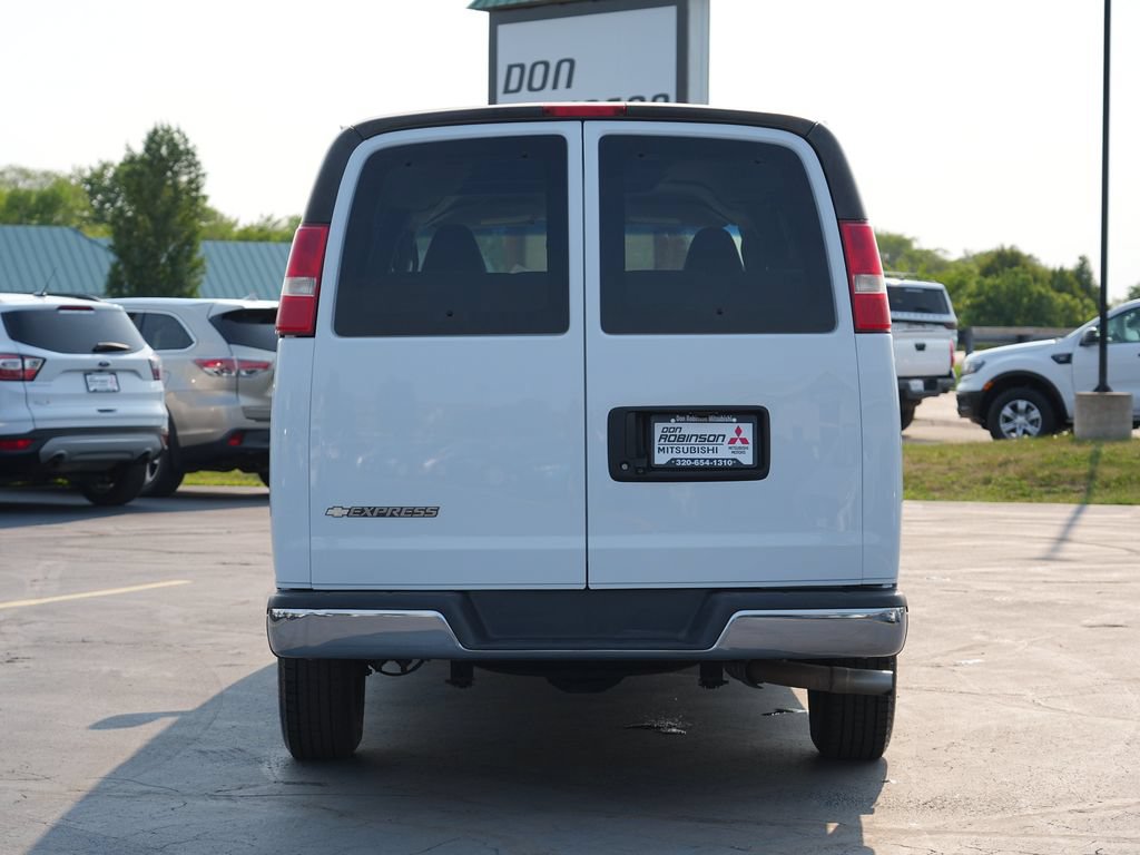 Used 2018 Chevrolet Express 3500 LT w/ LT Preferred Equipment Group RWD image 4