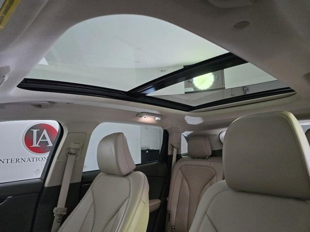 Used 2023 Lincoln Nautilus Reserve image 12