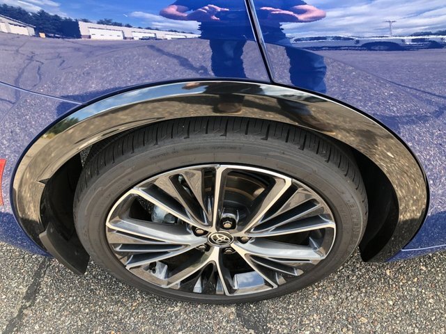 Used 2024 Toyota Prius XLE image 2