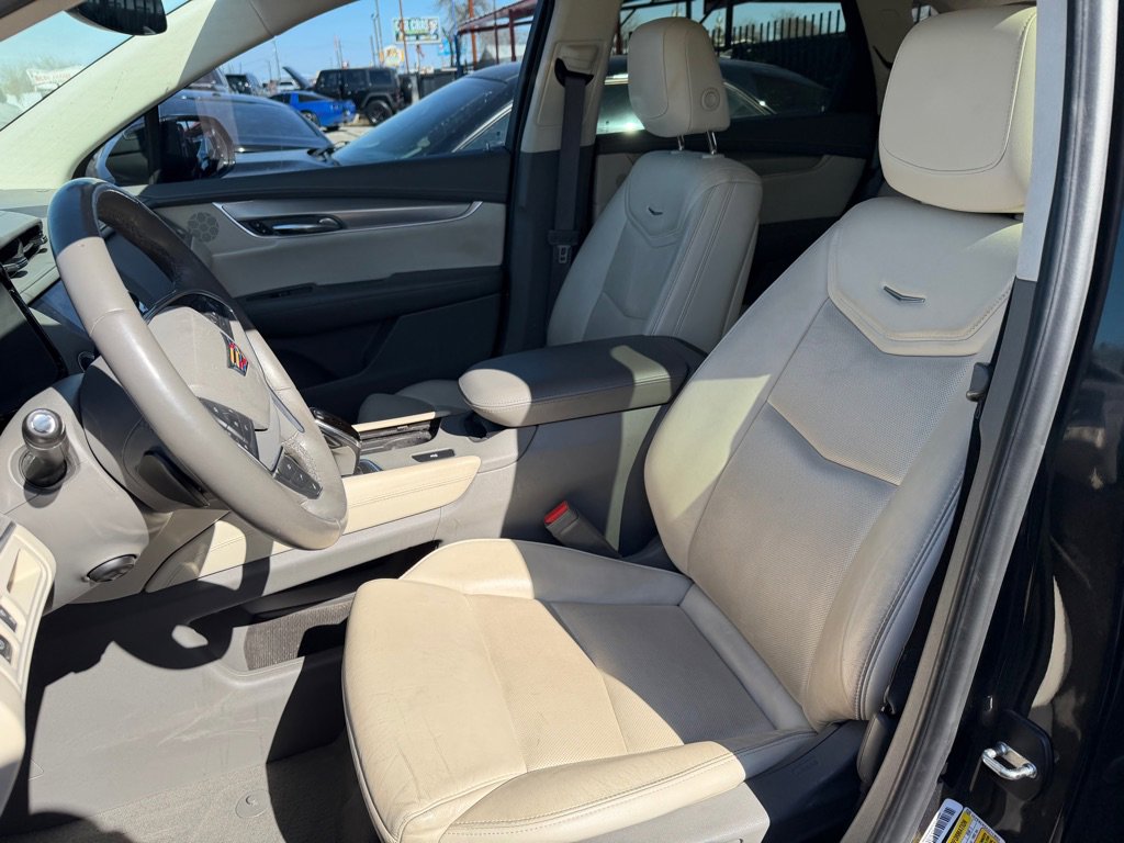 Used 2018 Cadillac XT5 Luxury w/ Driver Awareness Package FWD image 28